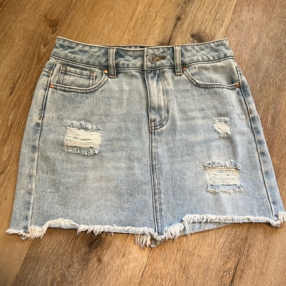 PacSun Dresses & Skirts - Pacsun distressed Jean skirt women’s size 23